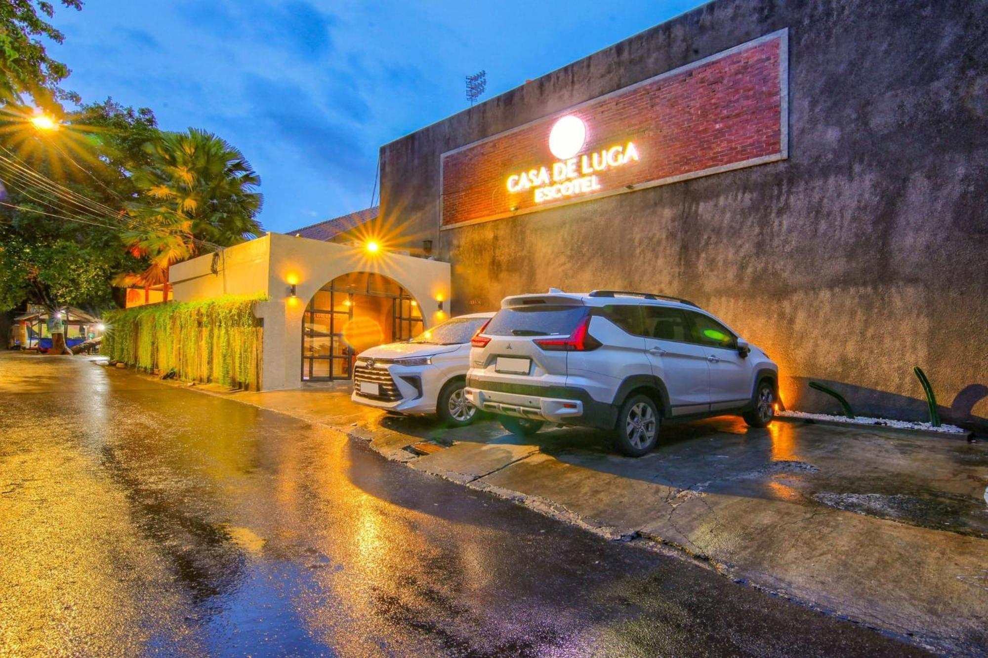 Escotel Casa De Luga Jacarta Exterior foto